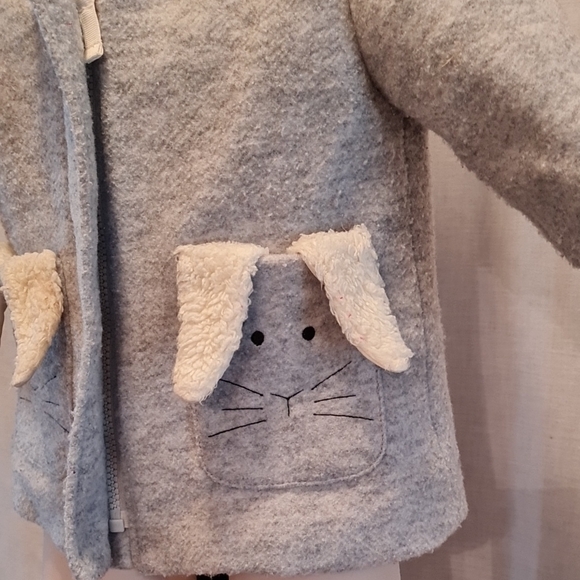 Cat & Jack Gray Kids Jacket with bunny ears, Like New, Sz 2T, very warm and cozy - Picture 4 of 7